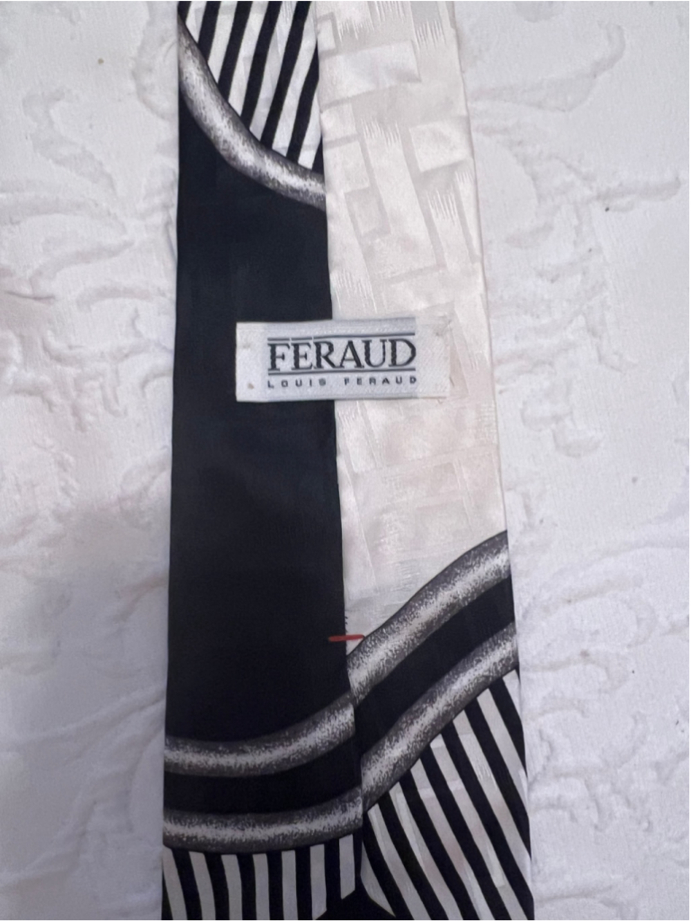 Men's Louis Feraud Silk Tie One Size Black White Red Geometric Striped - Picture 2 of 5